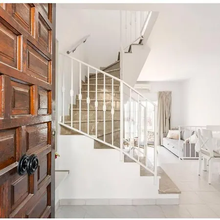 La Casa En La Carihuela Playa A 4 Minutos A Pie Holiday home Torremolinos